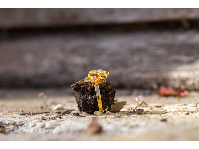 Pépite, gold ring