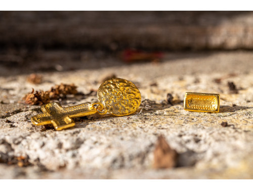 Rovesciata , asymmetrical gold earrings