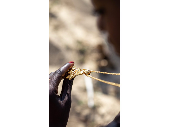 Victoire long necklace