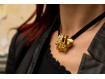 Le petunia necklace